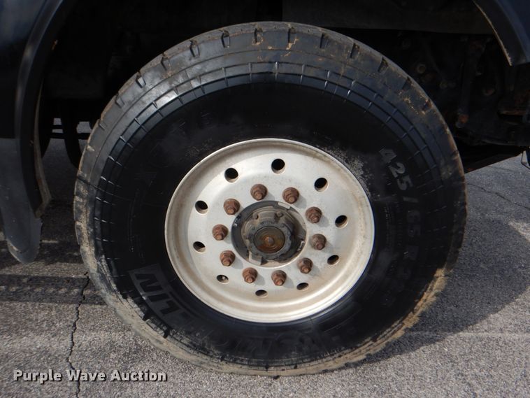 image for item DJ8695 2009 Western Star 4900SA  crane truck