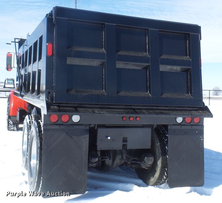 image for item DL0796 2007 Peterbilt 357  dump truck