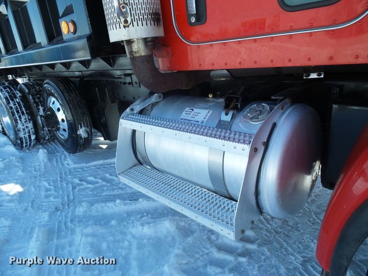 image for item DL0796 2007 Peterbilt 357  dump truck