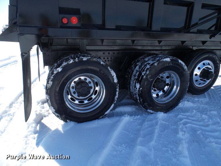 image for item DL0796 2007 Peterbilt 357  dump truck