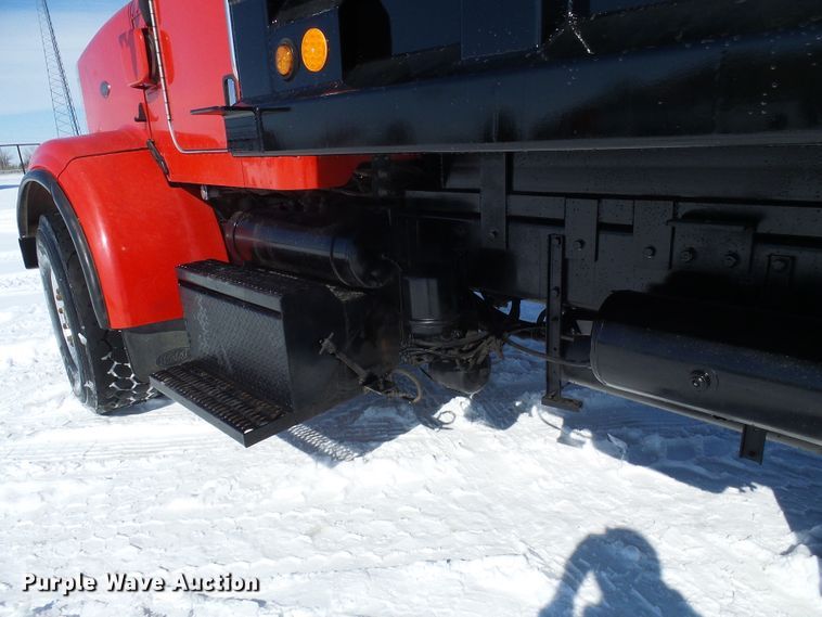 image for item DL0796 2007 Peterbilt 357  dump truck