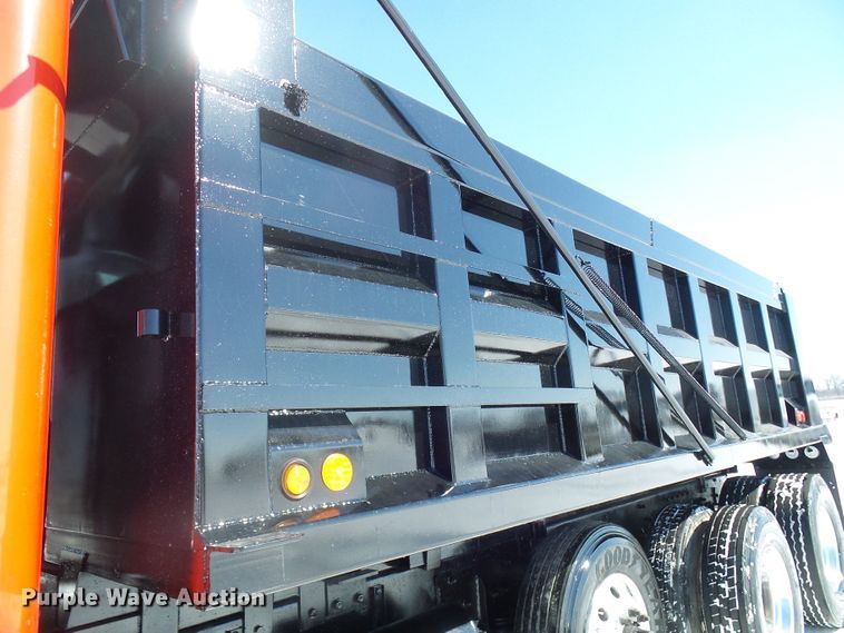 image for item DL0796 2007 Peterbilt 357  dump truck