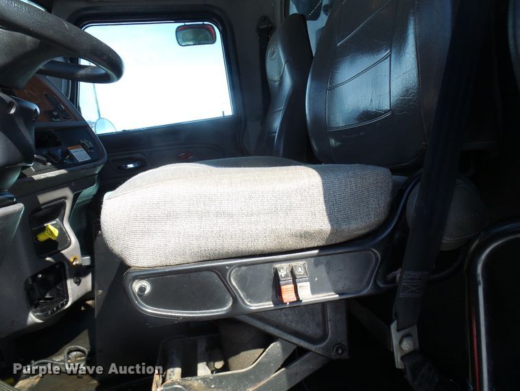 image for item DL0796 2007 Peterbilt 357  dump truck