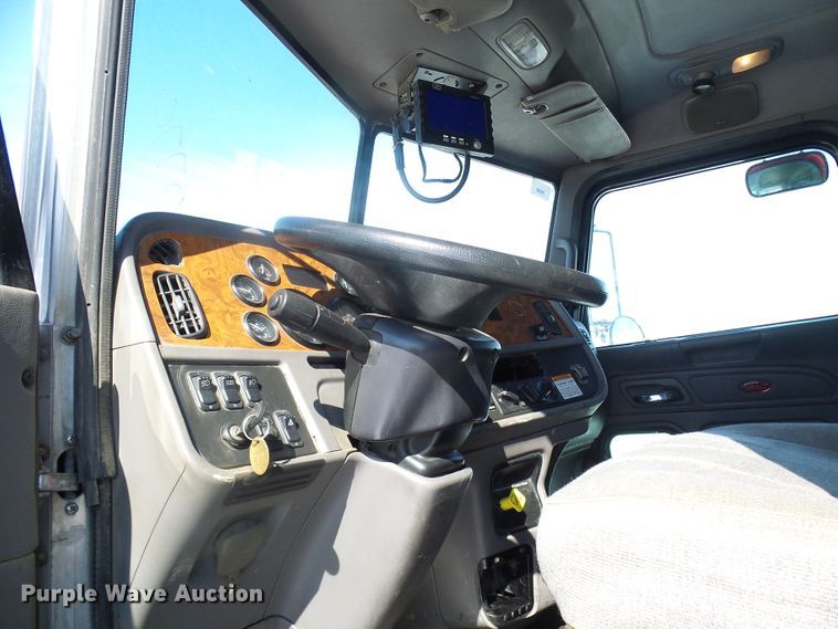 image for item DL0796 2007 Peterbilt 357  dump truck