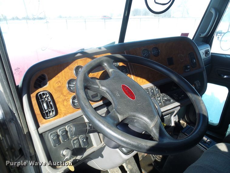 image for item DL0796 2007 Peterbilt 357  dump truck