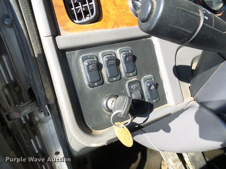 image for item DL0796 2007 Peterbilt 357  dump truck