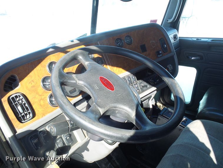 image for item DL0796 2007 Peterbilt 357  dump truck