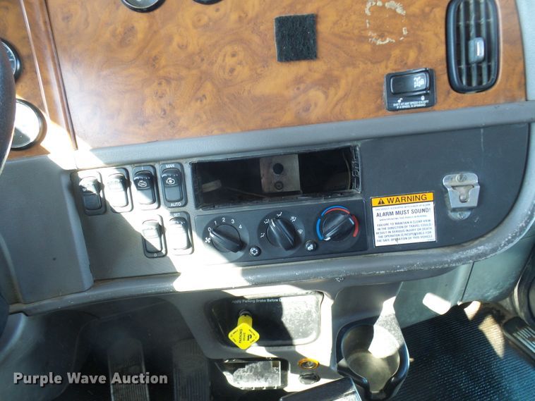 image for item DL0796 2007 Peterbilt 357  dump truck