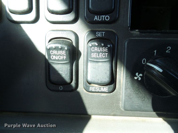 image for item DL0796 2007 Peterbilt 357  dump truck