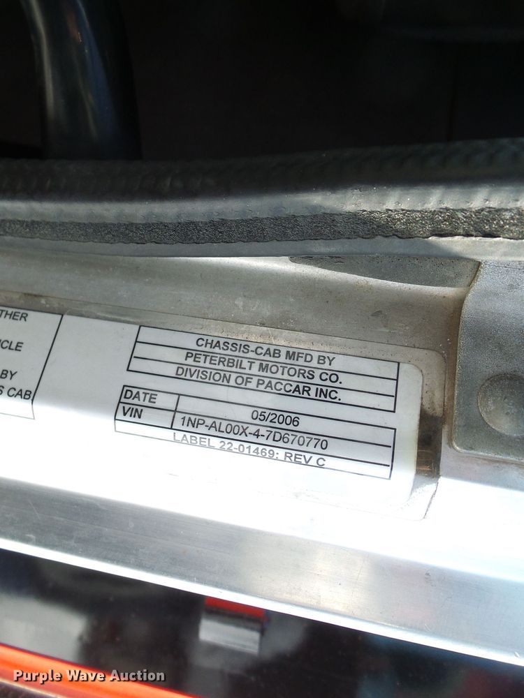 image for item DL0796 2007 Peterbilt 357  dump truck