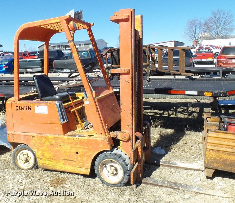 image for item DL0826 Clarklift  forklift