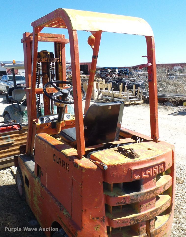 image for item DL0826 Clarklift  forklift