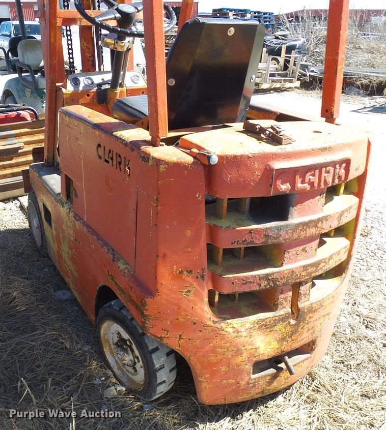 image for item DL0826 Clarklift  forklift