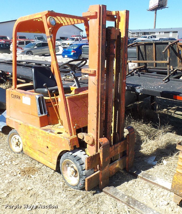 image for item DL0826 Clarklift  forklift