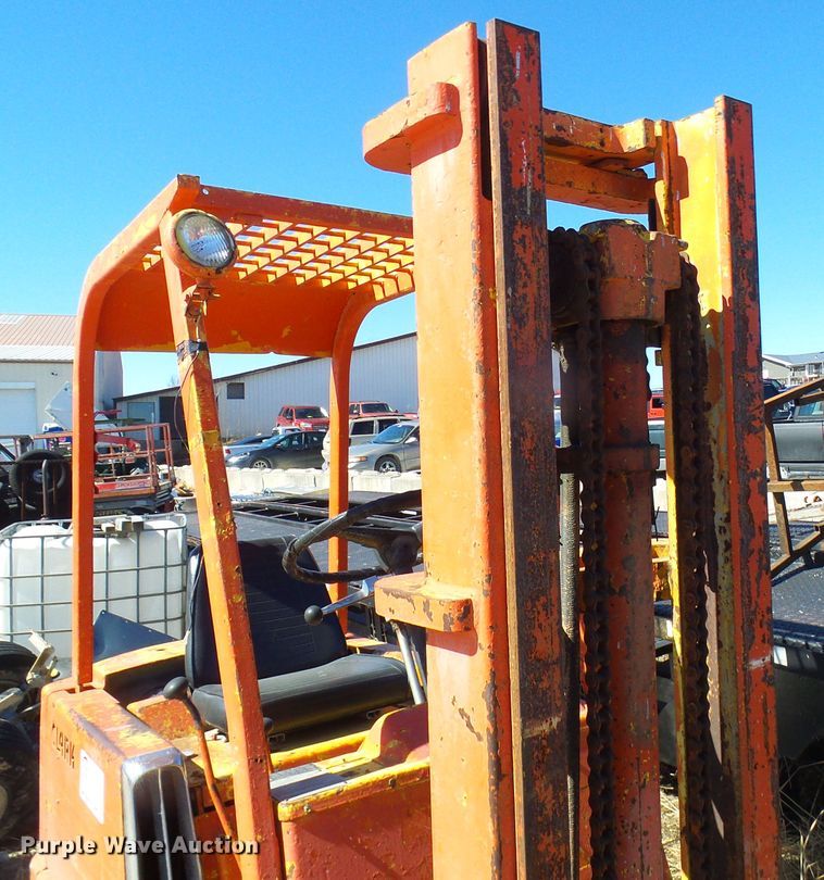 image for item DL0826 Clarklift  forklift
