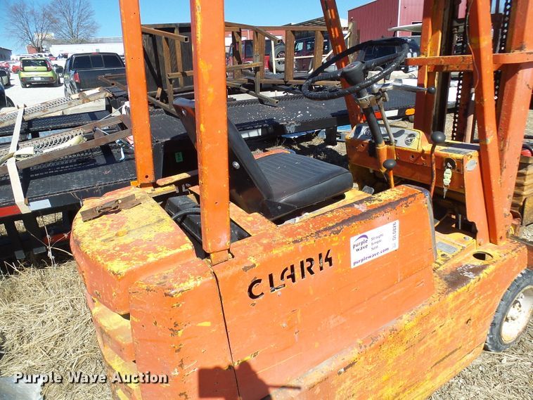 image for item DL0826 Clarklift  forklift