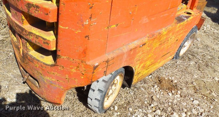 image for item DL0826 Clarklift  forklift