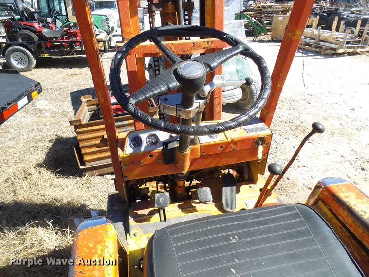 image for item DL0826 Clarklift  forklift