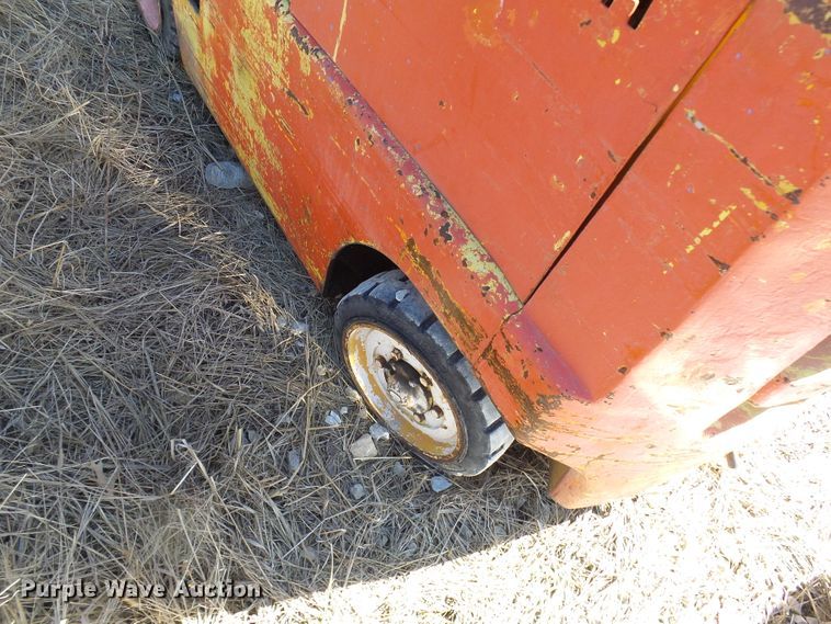 image for item DL0826 Clarklift  forklift