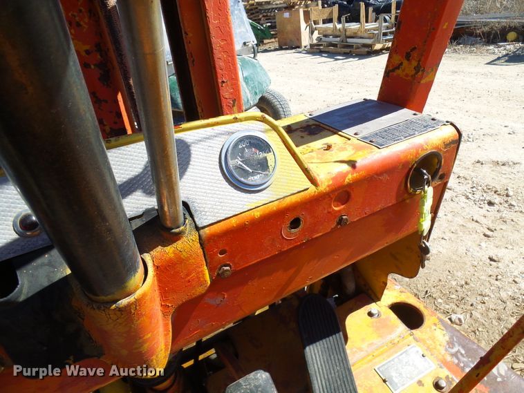 image for item DL0826 Clarklift  forklift