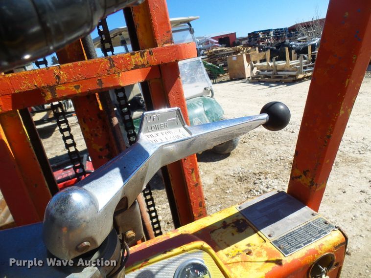 image for item DL0826 Clarklift  forklift