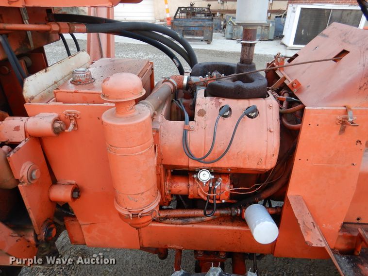 image for item DL2113 Ditch Witch R40  trencher