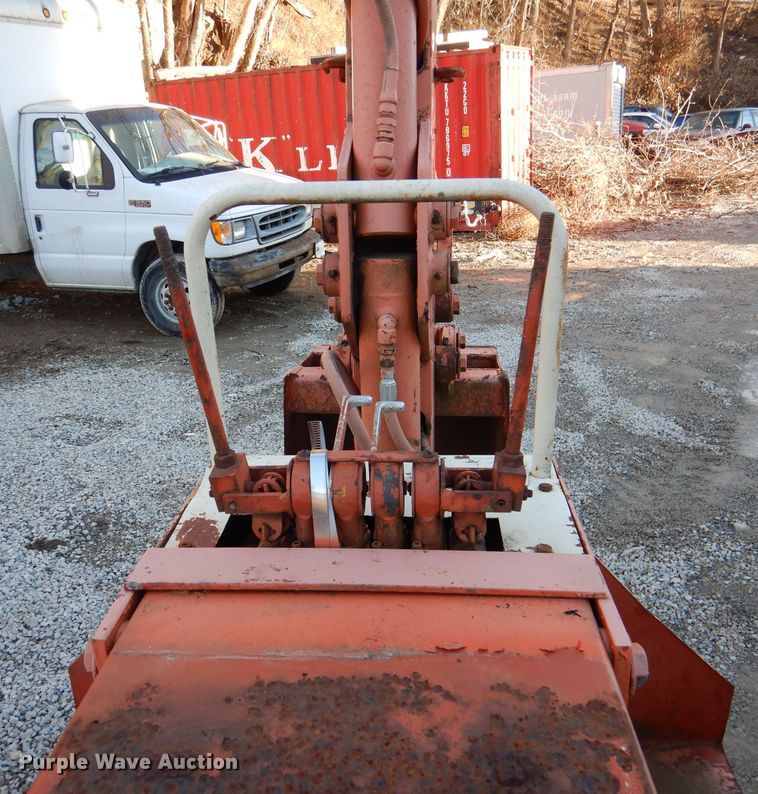 image for item DL2113 Ditch Witch R40  trencher