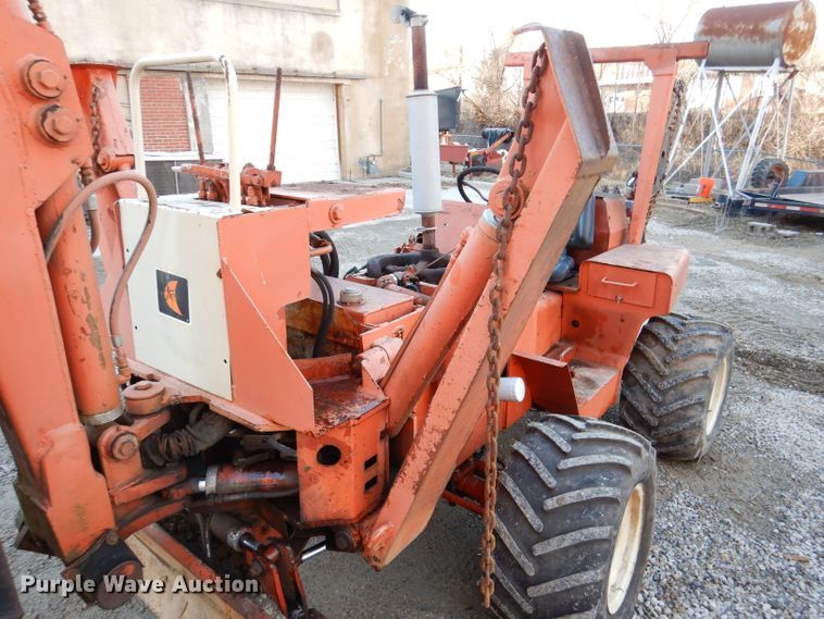 image for item DL2113 Ditch Witch R40  trencher