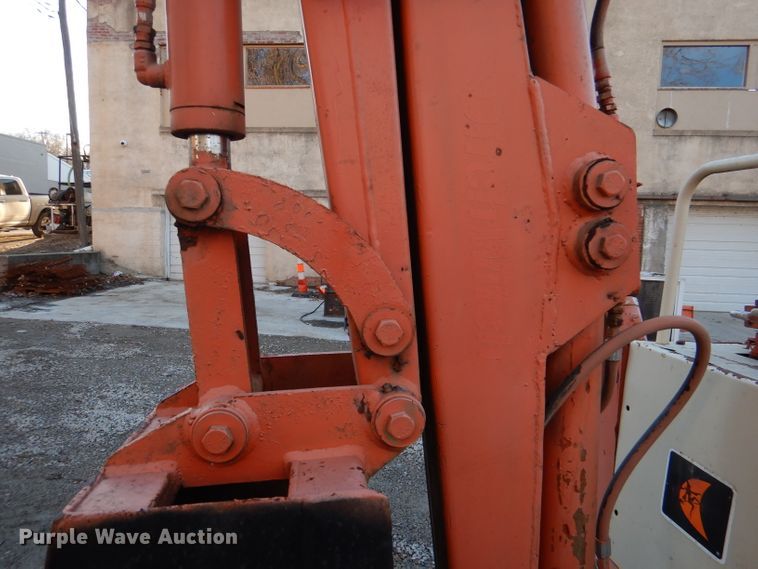 image for item DL2113 Ditch Witch R40  trencher