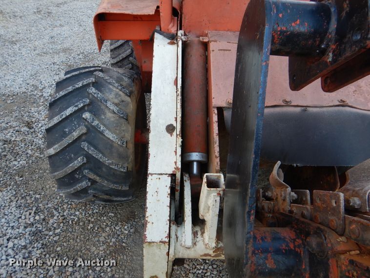 image for item DL2113 Ditch Witch R40  trencher