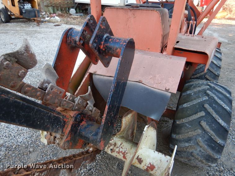 image for item DL2113 Ditch Witch R40  trencher