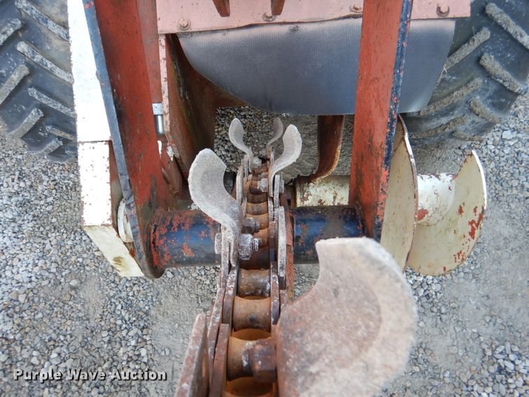 image for item DL2113 Ditch Witch R40  trencher