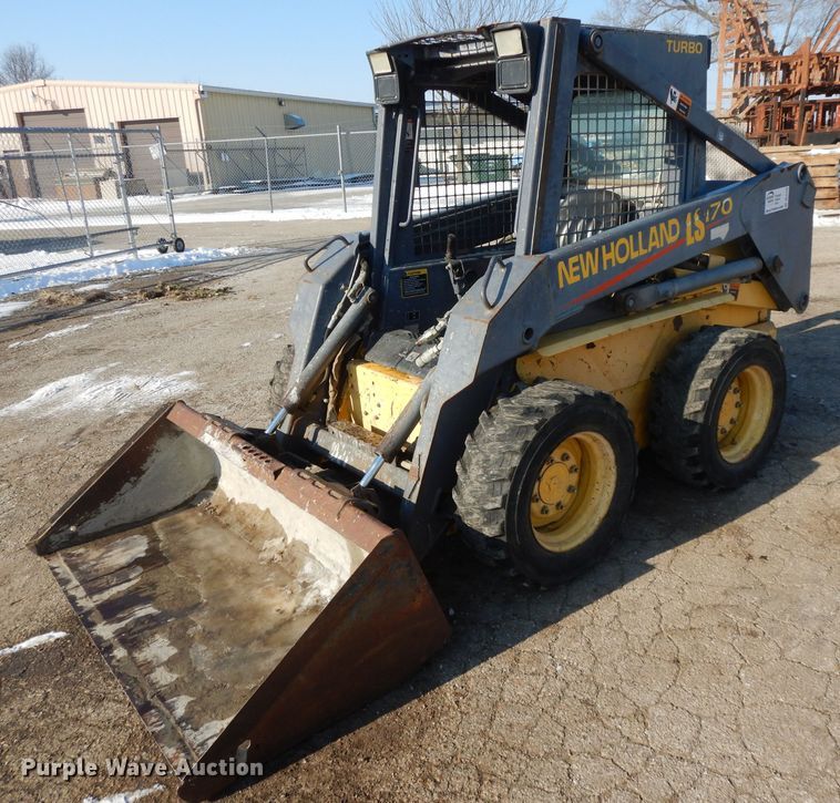image for item DL2139 1999 New Holland LS170  skid steer loader