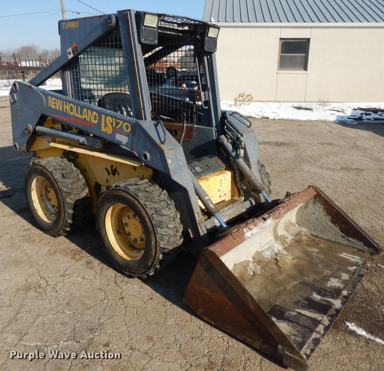image for item DL2139 1999 New Holland LS170  skid steer loader