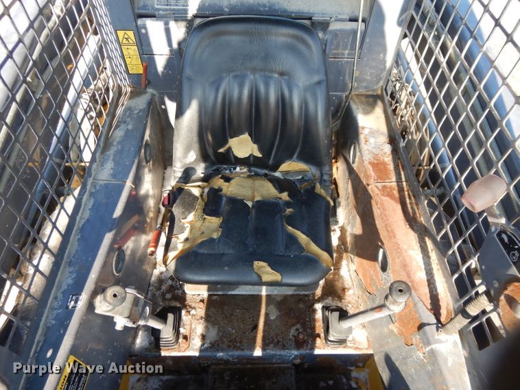 image for item DL2139 1999 New Holland LS170  skid steer loader