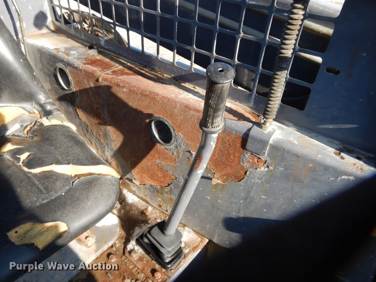 image for item DL2139 1999 New Holland LS170  skid steer loader