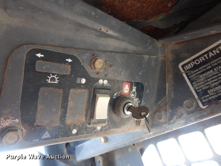 image for item DL2139 1999 New Holland LS170  skid steer loader