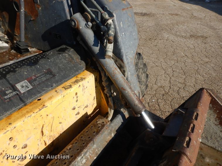 image for item DL2139 1999 New Holland LS170  skid steer loader