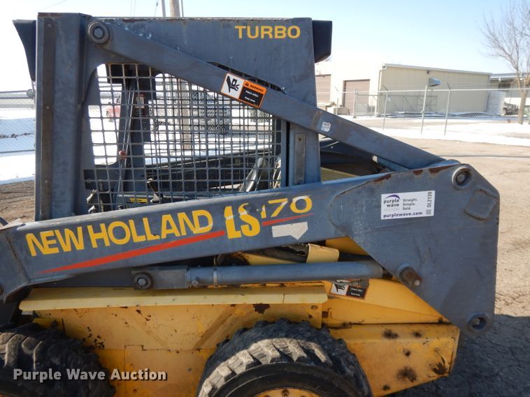 image for item DL2139 1999 New Holland LS170  skid steer loader