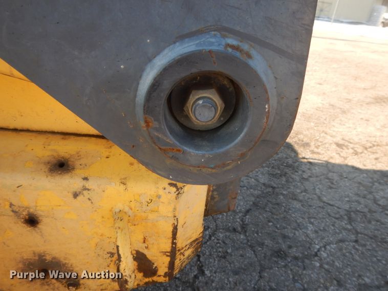 image for item DL2139 1999 New Holland LS170  skid steer loader