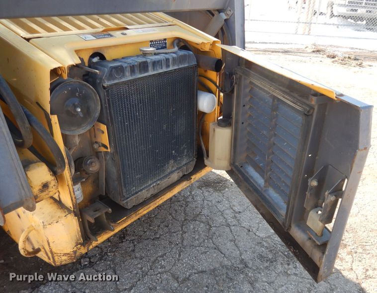 image for item DL2139 1999 New Holland LS170  skid steer loader