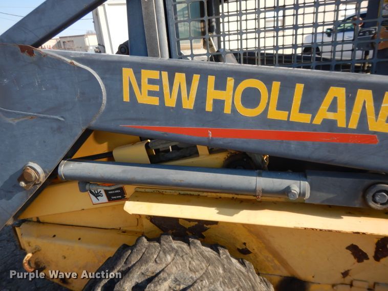 image for item DL2139 1999 New Holland LS170  skid steer loader