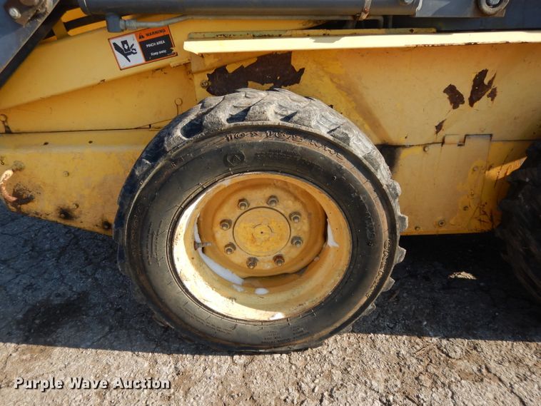 image for item DL2139 1999 New Holland LS170  skid steer loader