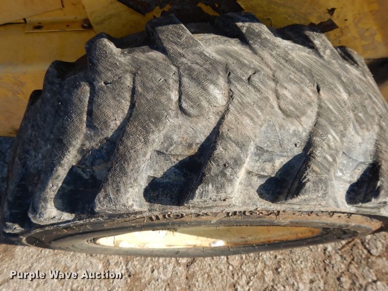 image for item DL2139 1999 New Holland LS170  skid steer loader