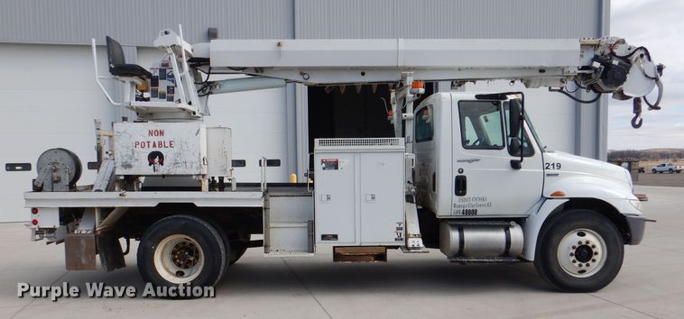 image for item DL2186 2009 International DuraStar 4300  digger derrick truck
