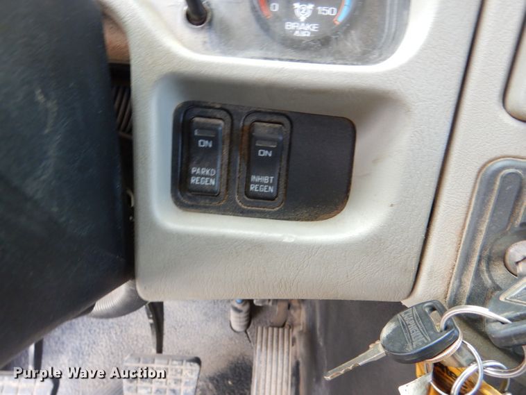 image for item DL2186 2009 International DuraStar 4300  digger derrick truck