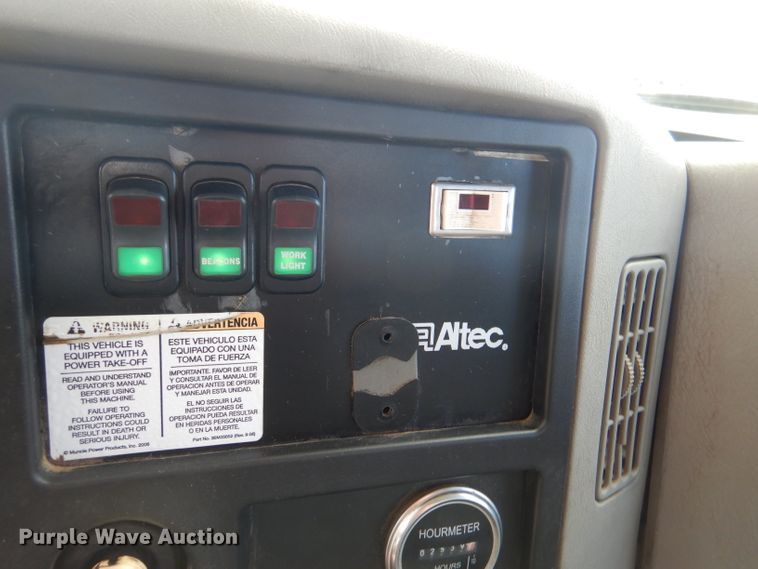 image for item DL2186 2009 International DuraStar 4300  digger derrick truck