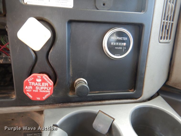 image for item DL2186 2009 International DuraStar 4300  digger derrick truck