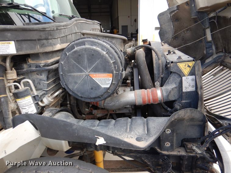 image for item DL2186 2009 International DuraStar 4300  digger derrick truck