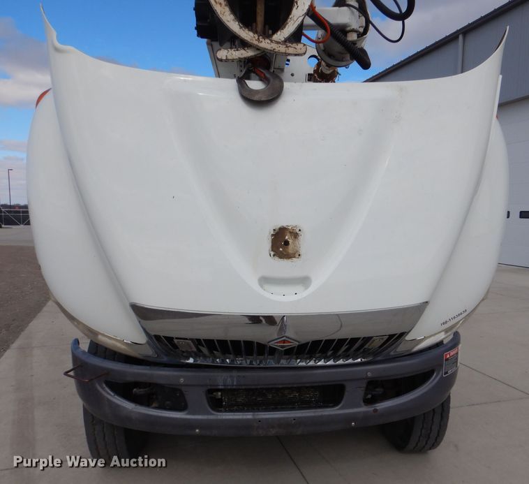 image for item DL2186 2009 International DuraStar 4300  digger derrick truck